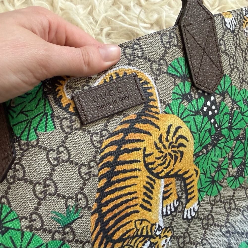 Gucci Bengal Tiger GG Supreme Tote Bag - Picture 5 of 14